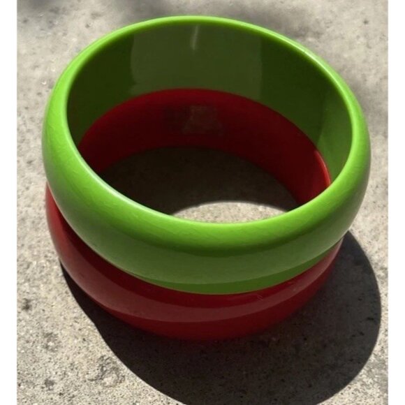 Vintage Red and Green Bangle Bracelet Lucite 1960s Women’s Sz 8” - Picture 14 of 14